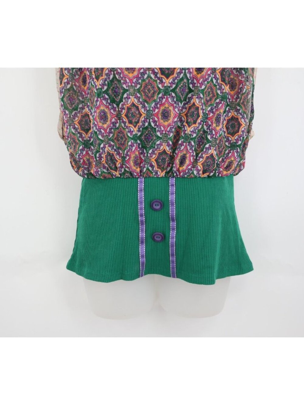 Anac by Kimi Medium Green Medallion Print Chiffon Ribbed Mixed Media Button Top - Picture 5 of 11